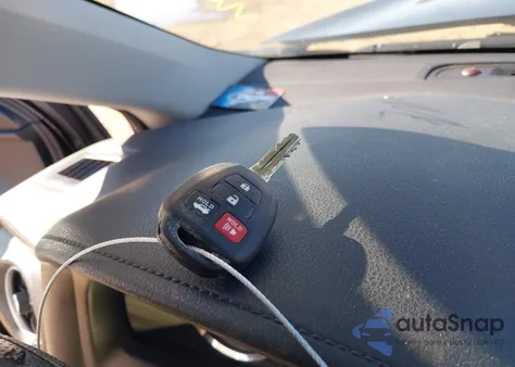 2017 Toyota Corolla Le из США, поврежденный, VIN 5YFBURHE1HP657604